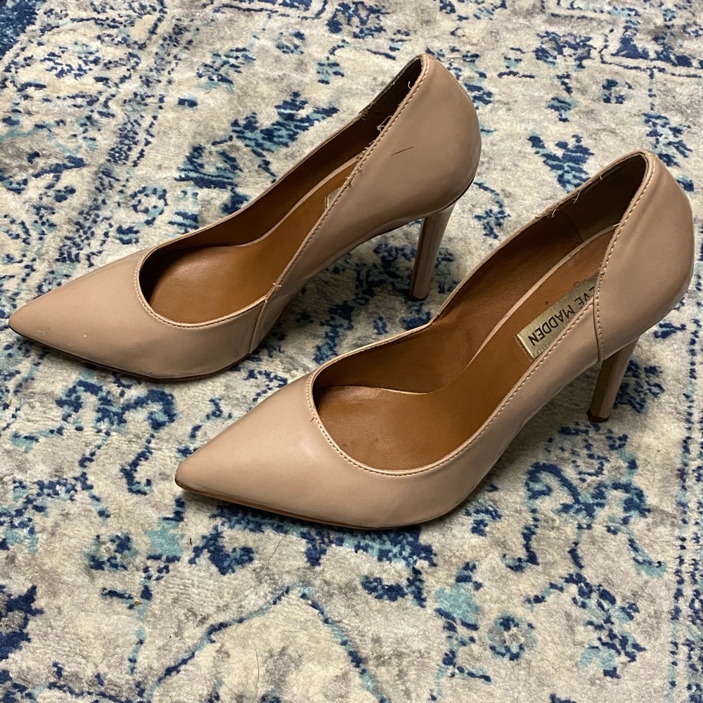 Nude Steve Madden Pumps